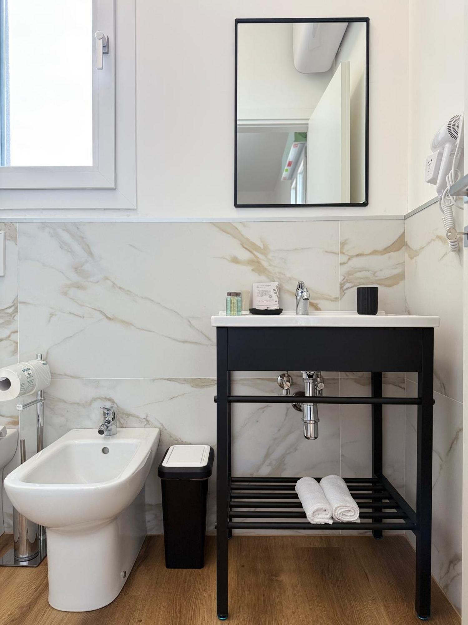Infinity House - Eleganza Moderna Tra Treviso E Venezia Hotel Casier Bagian luar foto