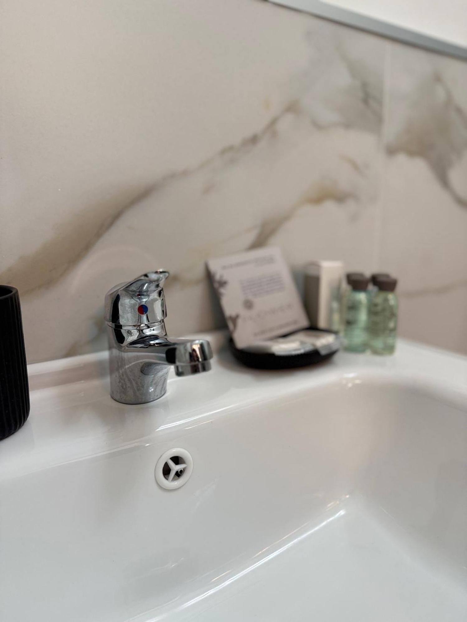 Infinity House - Eleganza Moderna Tra Treviso E Venezia Hotel Casier Bagian luar foto