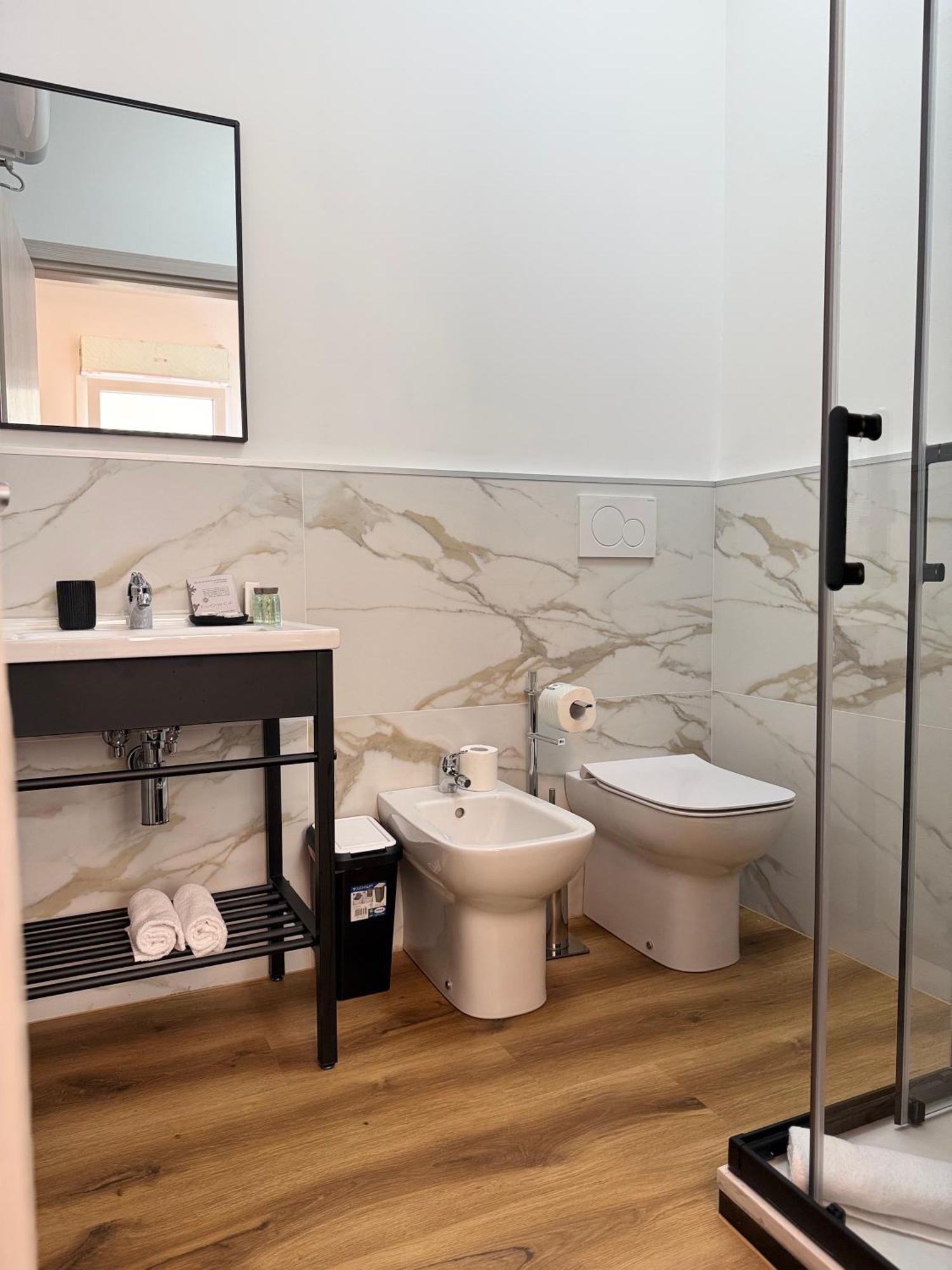 Infinity House - Eleganza Moderna Tra Treviso E Venezia Hotel Casier Bagian luar foto