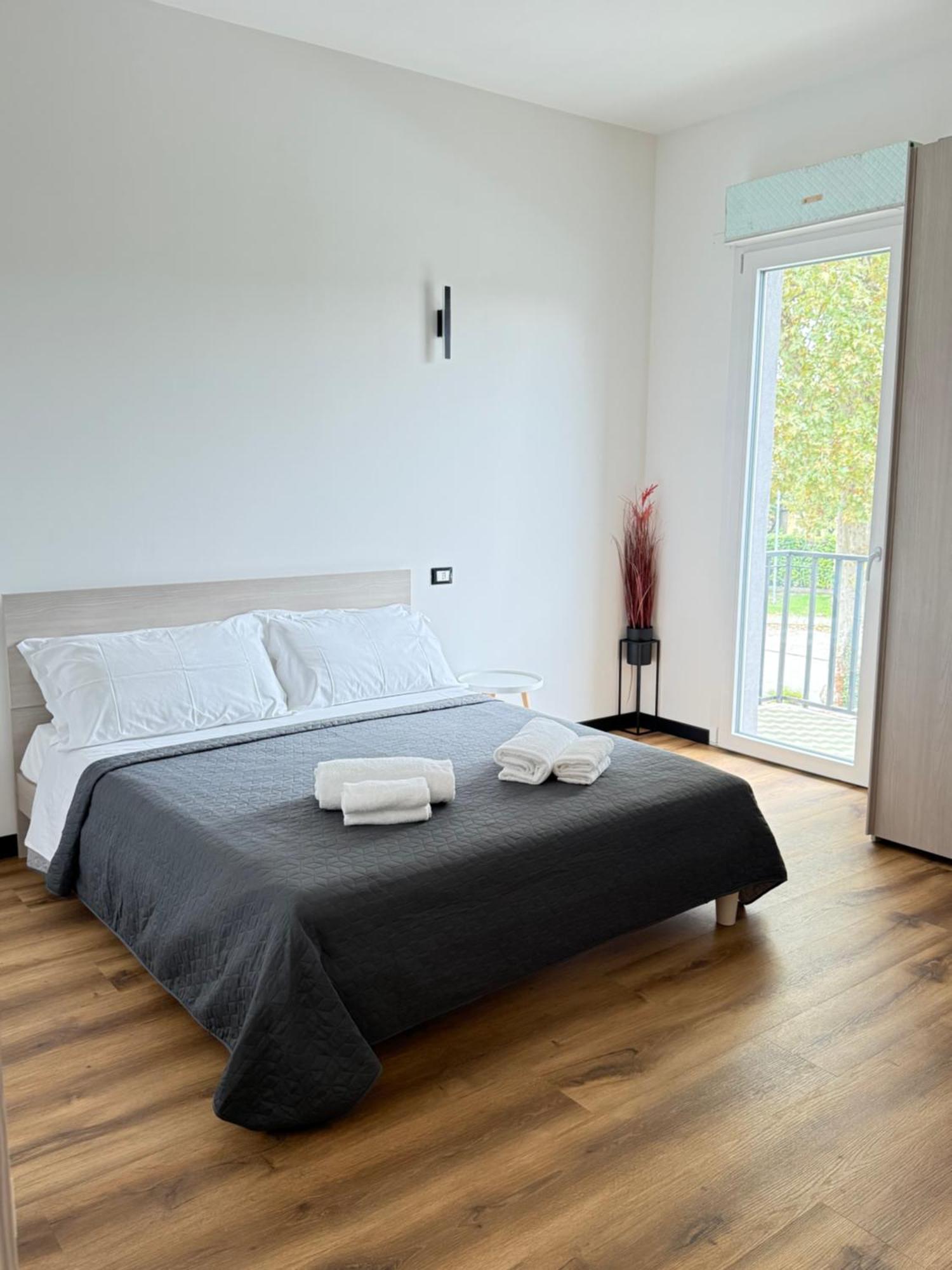Infinity House - Eleganza Moderna Tra Treviso E Venezia Hotel Casier Bagian luar foto
