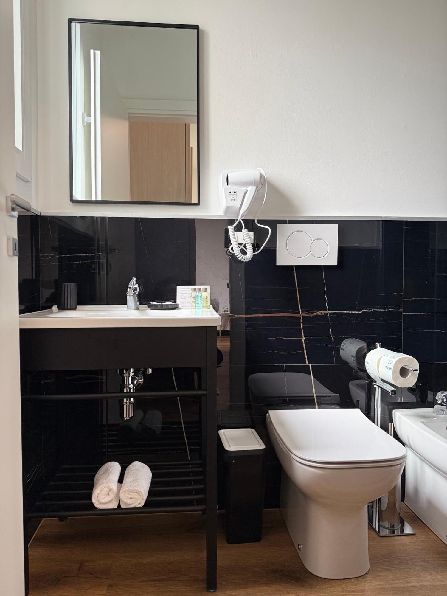 Infinity House - Eleganza Moderna Tra Treviso E Venezia Hotel Casier Bagian luar foto