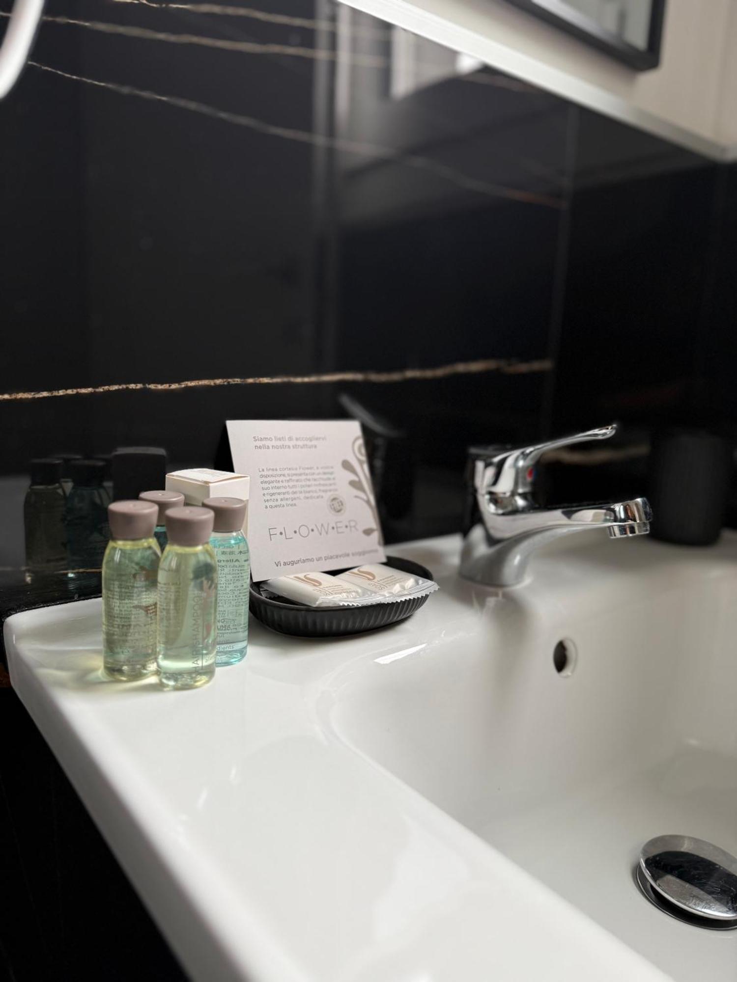 Infinity House - Eleganza Moderna Tra Treviso E Venezia Hotel Casier Bagian luar foto